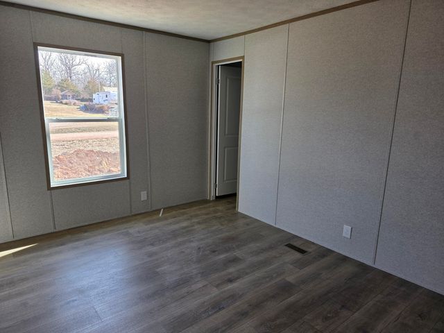 411 S Myrtle Street, Conway, MO 65632