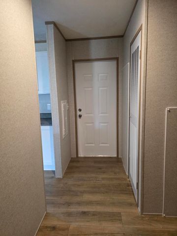 411 S Myrtle Street, Conway, MO 65632