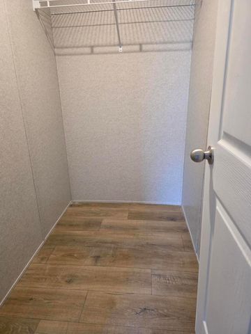 411 S Myrtle Street, Conway, MO 65632