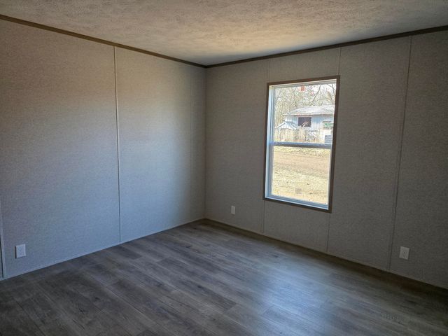 411 S Myrtle Street, Conway, MO 65632