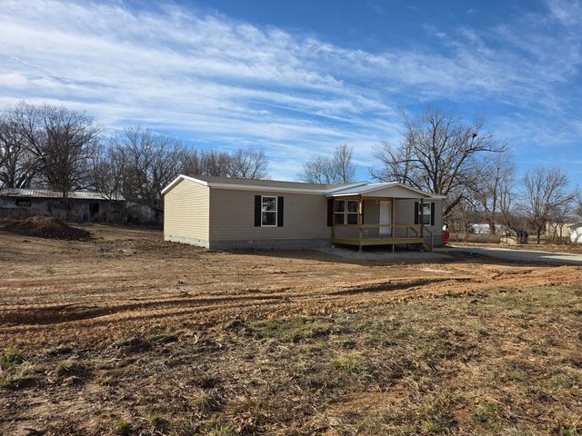 411 S Myrtle Street, Conway, MO 65632