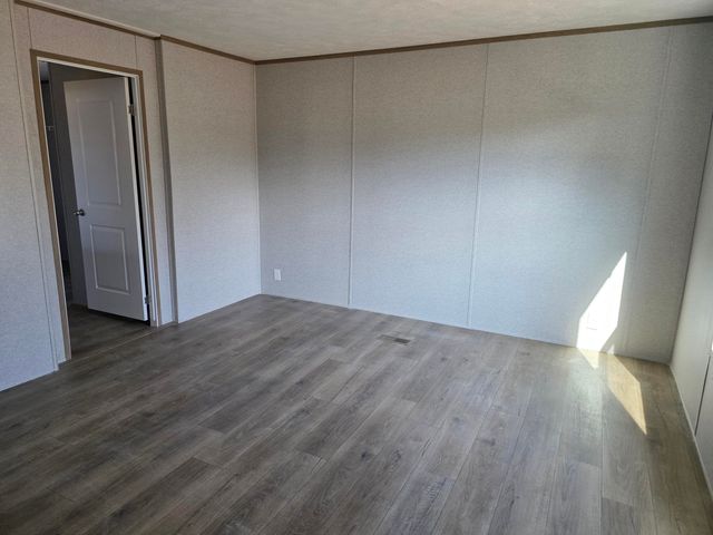 411 S Myrtle Street, Conway, MO 65632