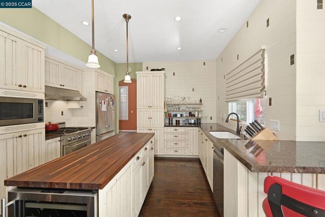 5233 5233 Boulder Ct, Concord, CA 94521