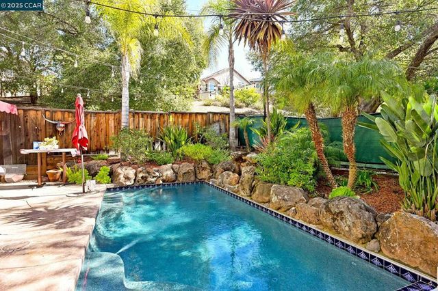 5233 5233 Boulder Ct, Concord, CA 94521