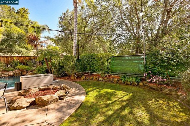 5233 5233 Boulder Ct, Concord, CA 94521