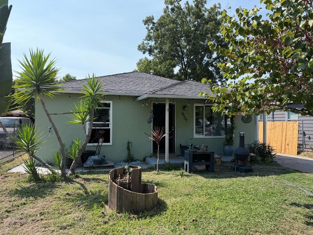 4122 Howard Ave, Sacramento, CA 95820