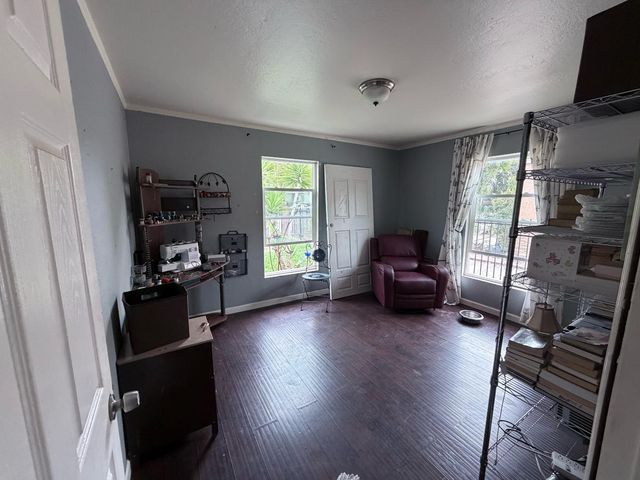 4122 Howard Ave, Sacramento, CA 95820