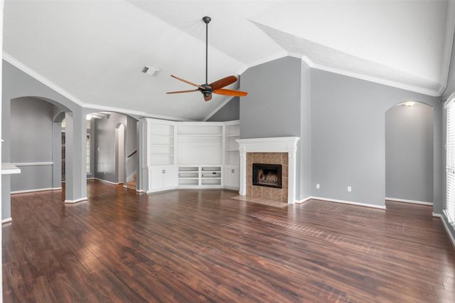 95 E Whistlers Bend Circle, The Woodlands, TX 77384