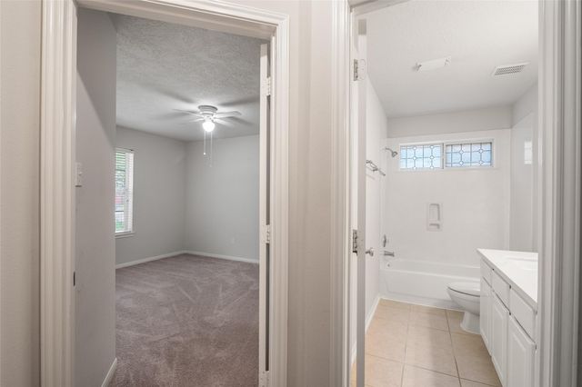 95 E Whistlers Bend Circle, The Woodlands, TX 77384