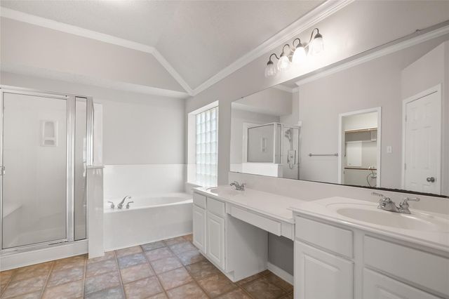 95 E Whistlers Bend Circle, The Woodlands, TX 77384