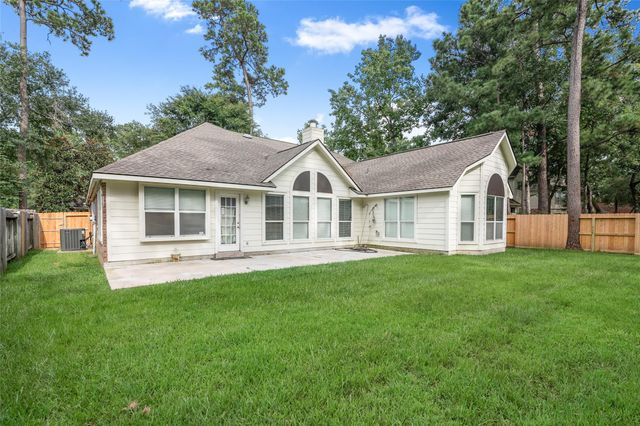 95 E Whistlers Bend Circle, The Woodlands, TX 77384