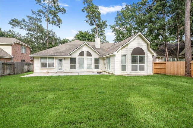 95 E Whistlers Bend Circle, The Woodlands, TX 77384