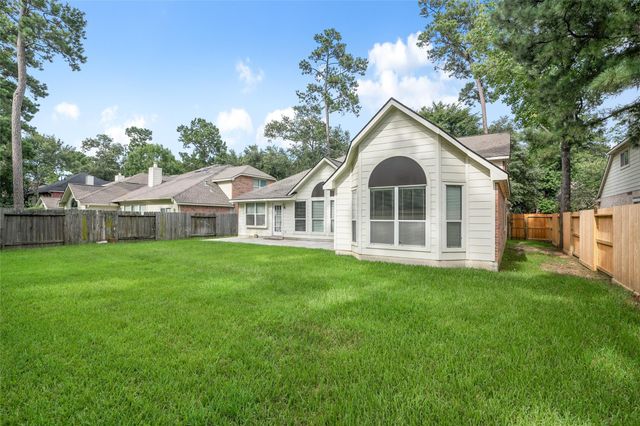 95 E Whistlers Bend Circle, The Woodlands, TX 77384