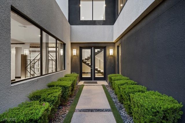 5 HIGHLAND COVE Lane, Henderson, NV 89011