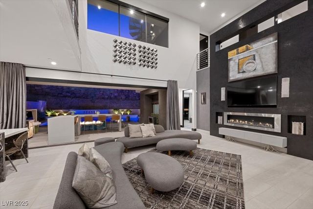 5 HIGHLAND COVE Lane, Henderson, NV 89011