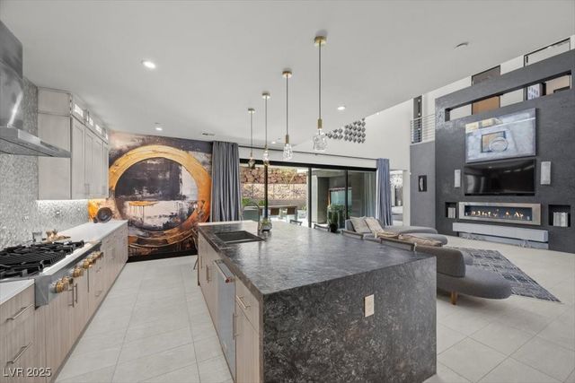 5 HIGHLAND COVE Lane, Henderson, NV 89011