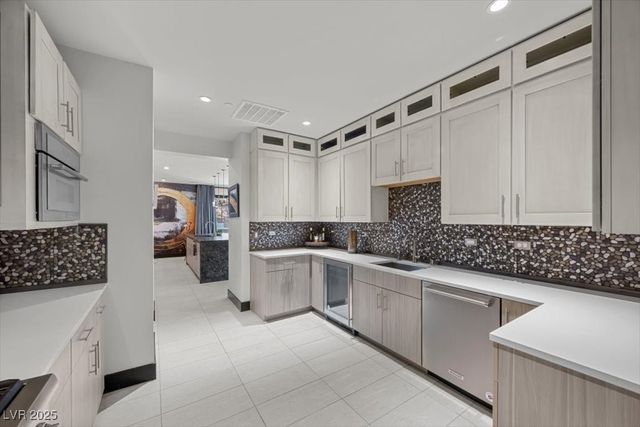 5 HIGHLAND COVE Lane, Henderson, NV 89011