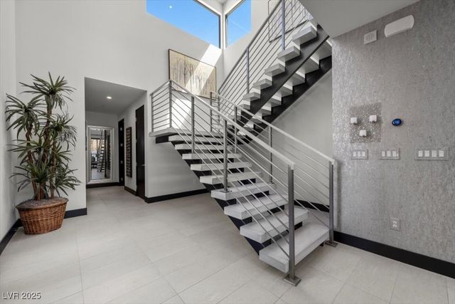 5 HIGHLAND COVE Lane, Henderson, NV 89011