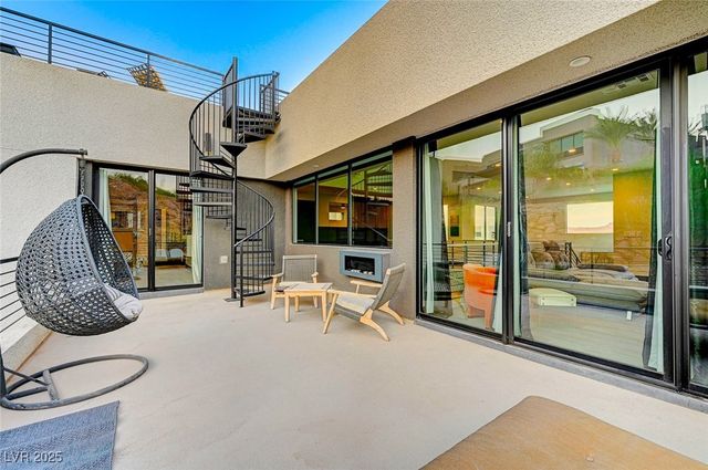 5 HIGHLAND COVE Lane, Henderson, NV 89011