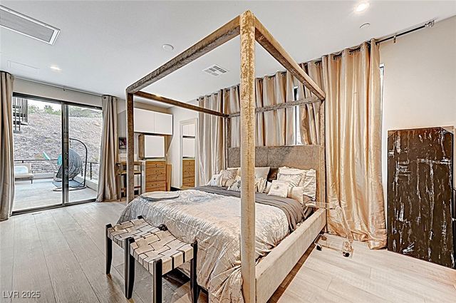 5 HIGHLAND COVE Lane, Henderson, NV 89011