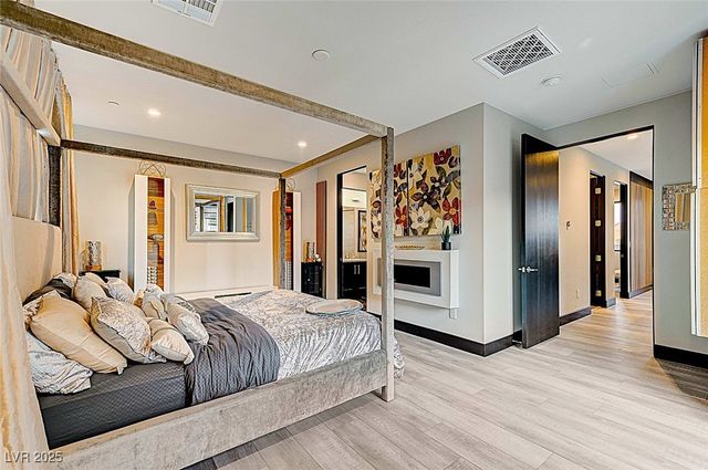 5 HIGHLAND COVE Lane, Henderson, NV 89011