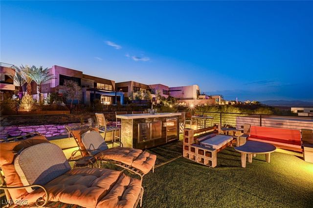 5 HIGHLAND COVE Lane, Henderson, NV 89011