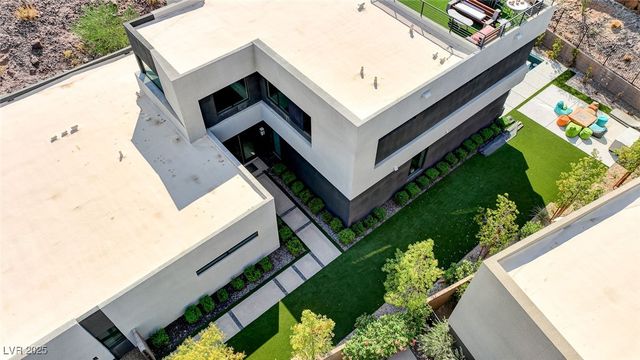 5 HIGHLAND COVE Lane, Henderson, NV 89011