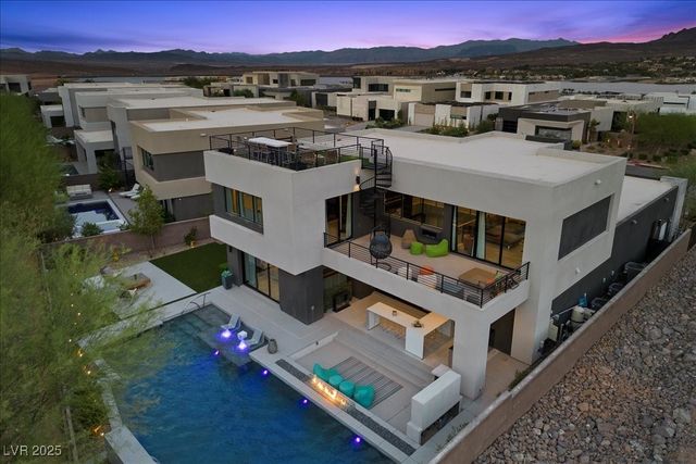 5 HIGHLAND COVE Lane, Henderson, NV 89011