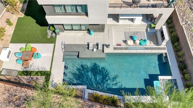 5 HIGHLAND COVE Lane, Henderson, NV 89011