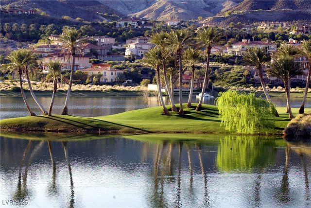 5 HIGHLAND COVE Lane, Henderson, NV 89011