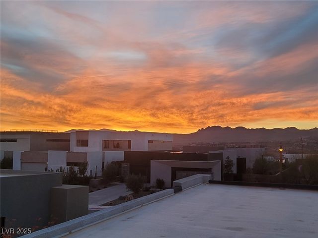 5 HIGHLAND COVE Lane, Henderson, NV 89011