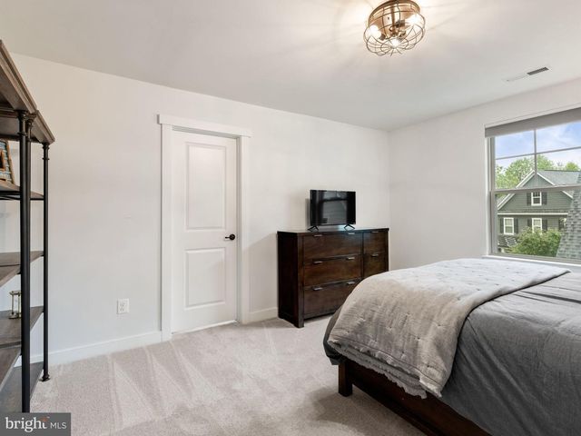 17109 GULLWING DR, Dumfries, VA 22026