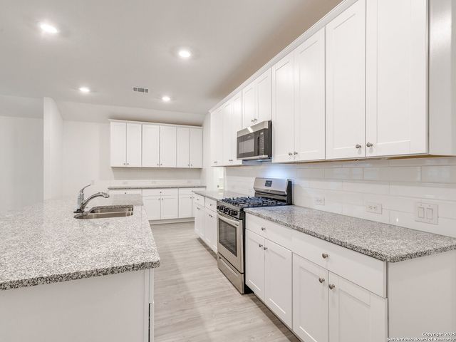 2112 Wood Thrush, New Braunfels, TX 78130