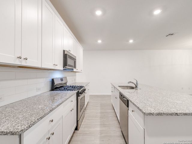 2112 Wood Thrush, New Braunfels, TX 78130