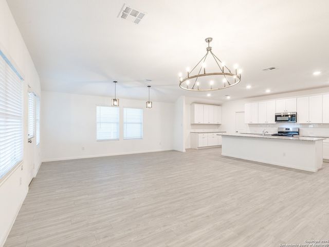 2112 Wood Thrush, New Braunfels, TX 78130