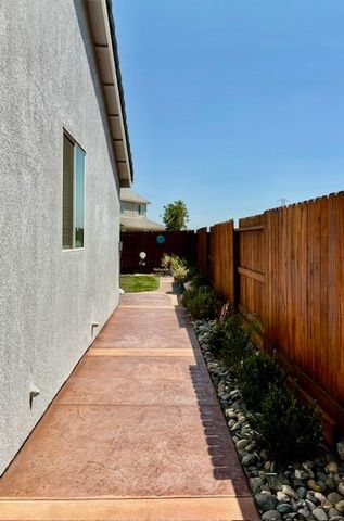 8210 Scrimshaw Way, Sacramento, CA 95829