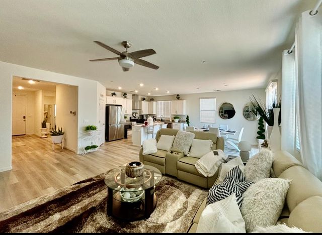 8210 Scrimshaw Way, Sacramento, CA 95829