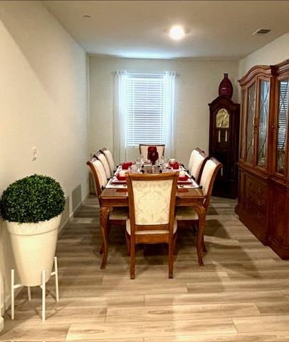 8210 Scrimshaw Way, Sacramento, CA 95829