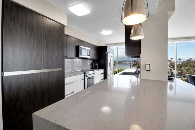1820 Avenida Del Mundo 304, Coronado, CA 92118