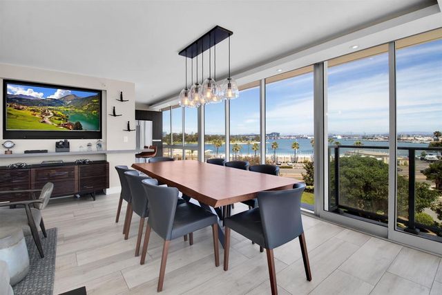 1820 Avenida Del Mundo 304, Coronado, CA 92118