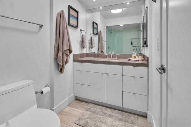 1820 Avenida Del Mundo 304, Coronado, CA 92118