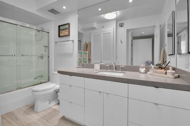 1820 Avenida Del Mundo 304, Coronado, CA 92118