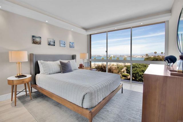 1820 Avenida Del Mundo 304, Coronado, CA 92118