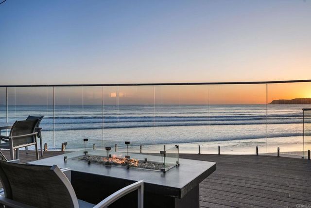 1820 Avenida Del Mundo 304, Coronado, CA 92118