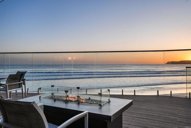 1820 Avenida Del Mundo 304, Coronado, CA 92118