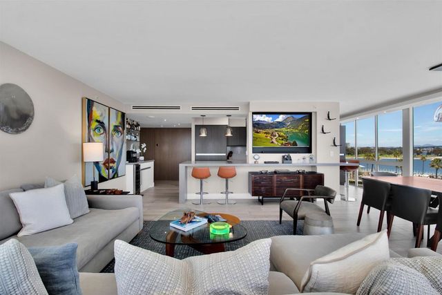 1820 Avenida Del Mundo 304, Coronado, CA 92118
