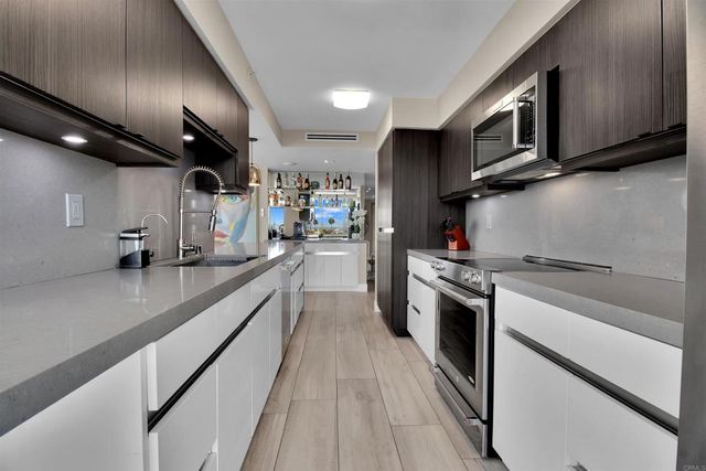 1820 Avenida Del Mundo 304, Coronado, CA 92118