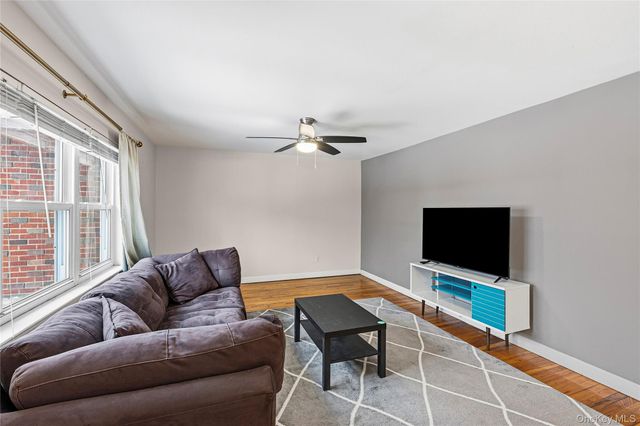 219 Farber Drive 219, West Babylon, NY 11704