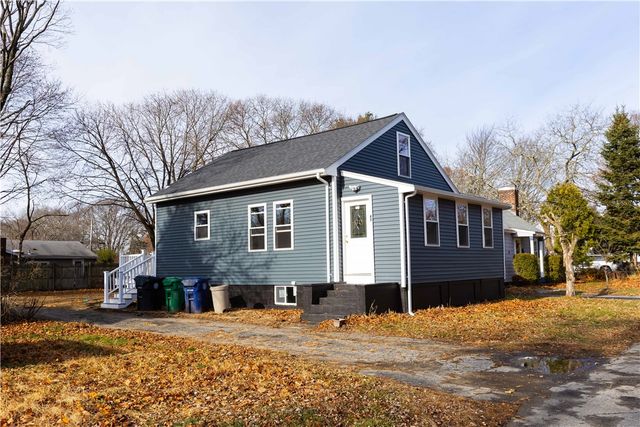 45 Tourtelott Avenue, Warwick, RI 02886