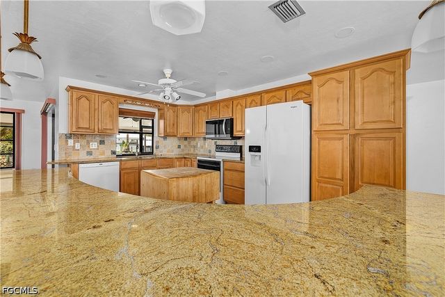 16201 Porto Bello ST, Bokeelia, FL 33922